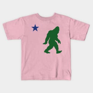 Old Maine Flag with Big  Foot Kids T-Shirt